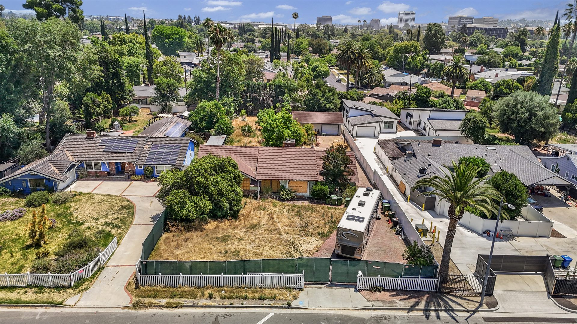 Aerial view of 6540 N Shoup Avenue and surrounding neighborhood